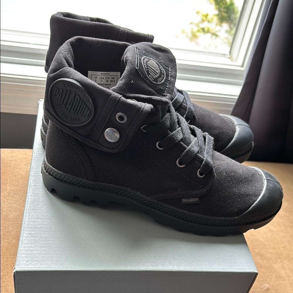 Palladium women Charcoal Boots